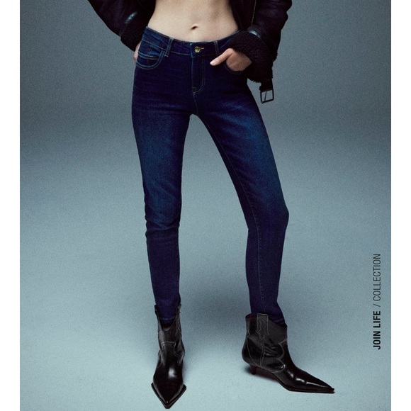 Zara low rise dark blue skinny jeans size 00